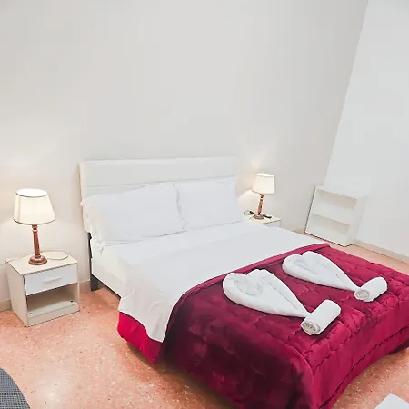 Palace 2 Apartment *